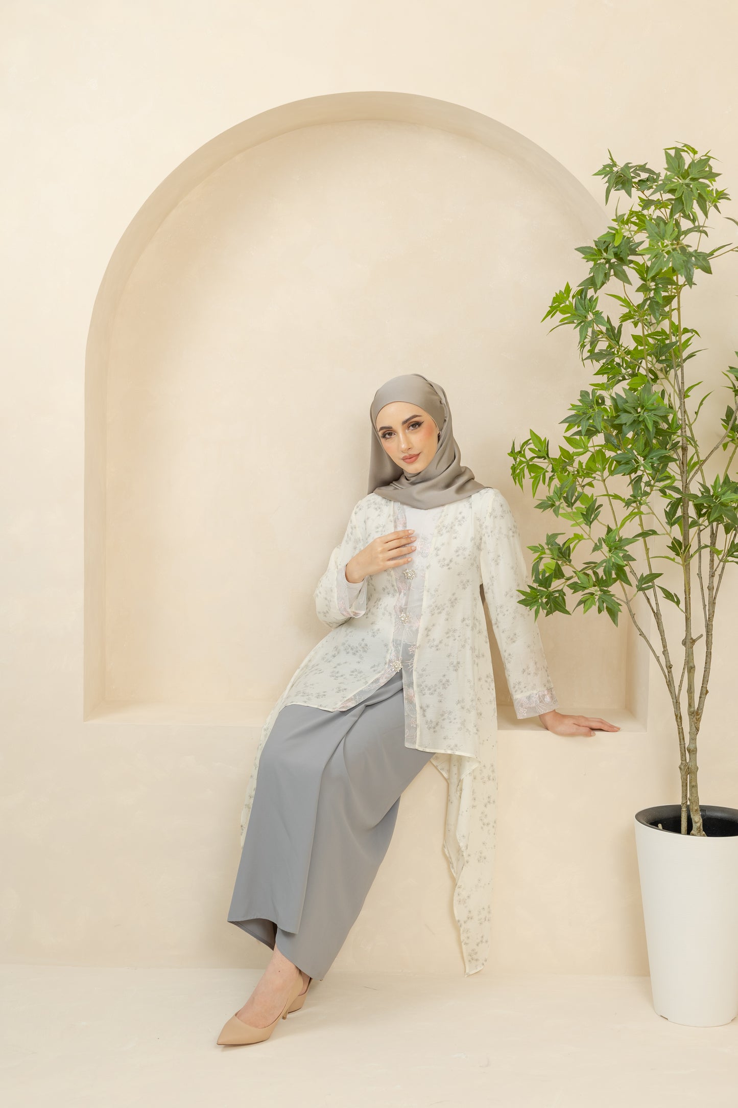 Azalea - Gray