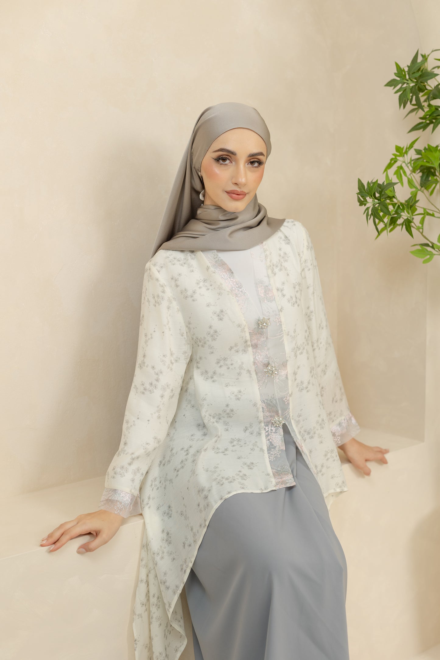 Azalea - Gray